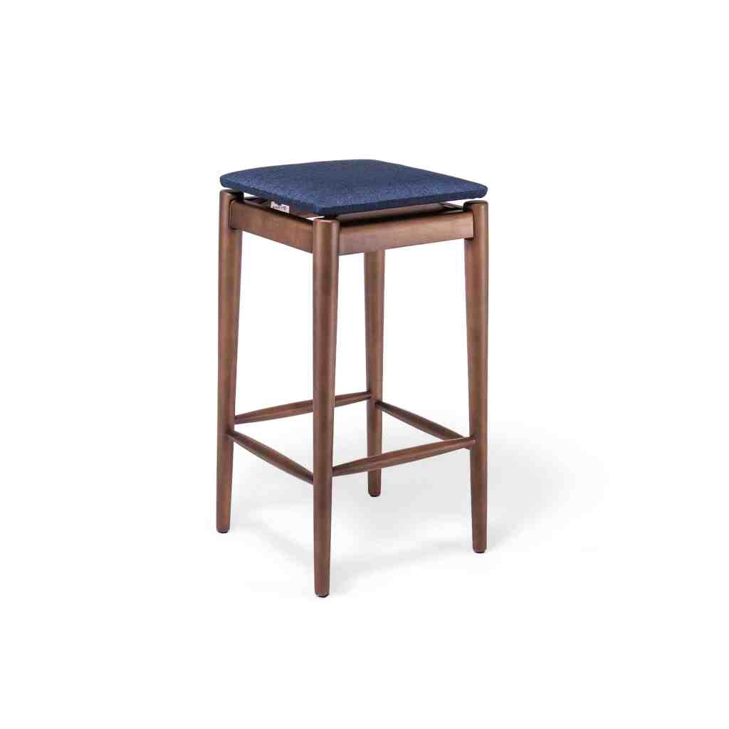 Banqueta Dora de madera con asiento tapizado en tela azul, diseño moderno para isla de cocina