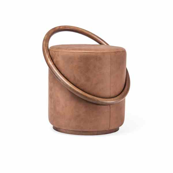 Puff Flow giratorio tapizado cuero con aro en madera diseño moderno