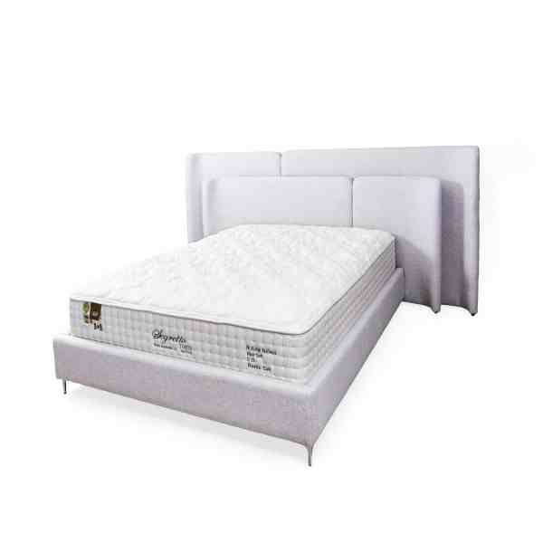 CAMA CLOUD QUEEN
