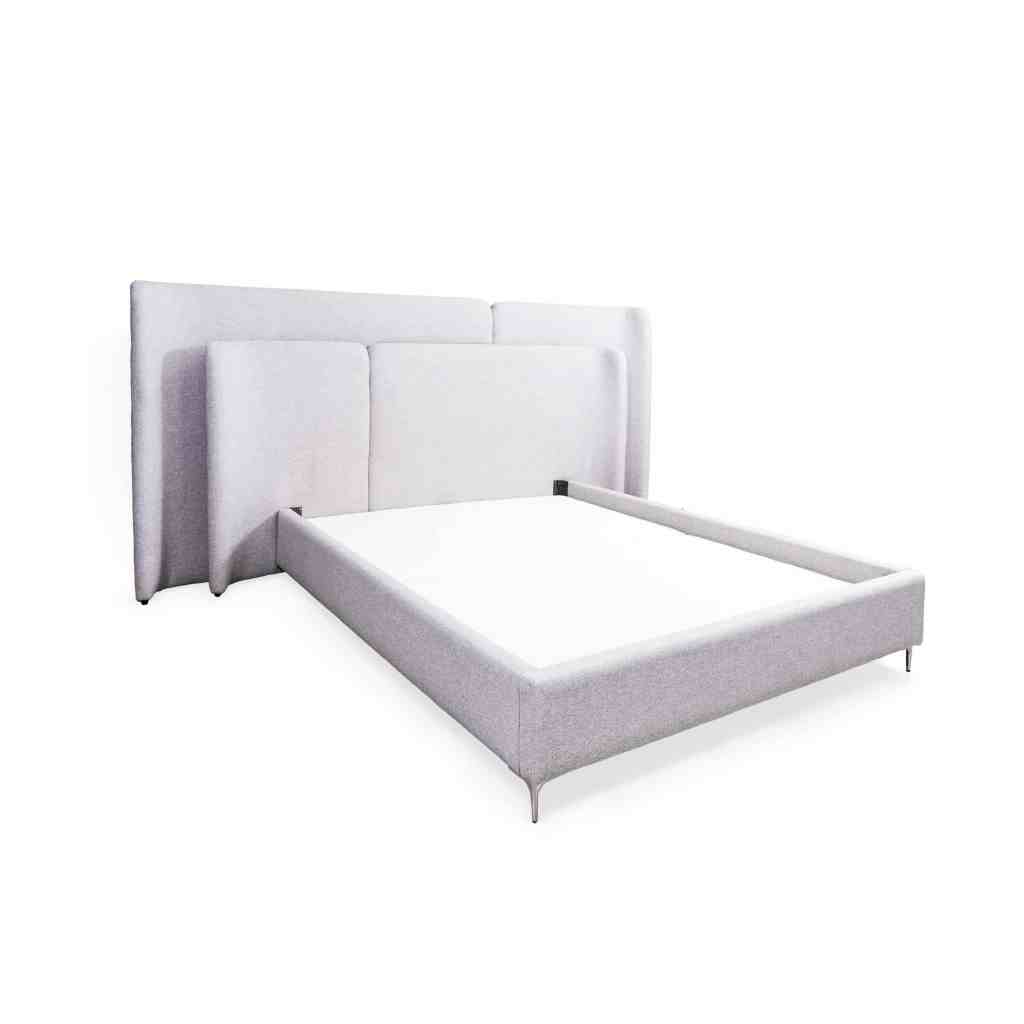 CAMA CLOUD QUEEN