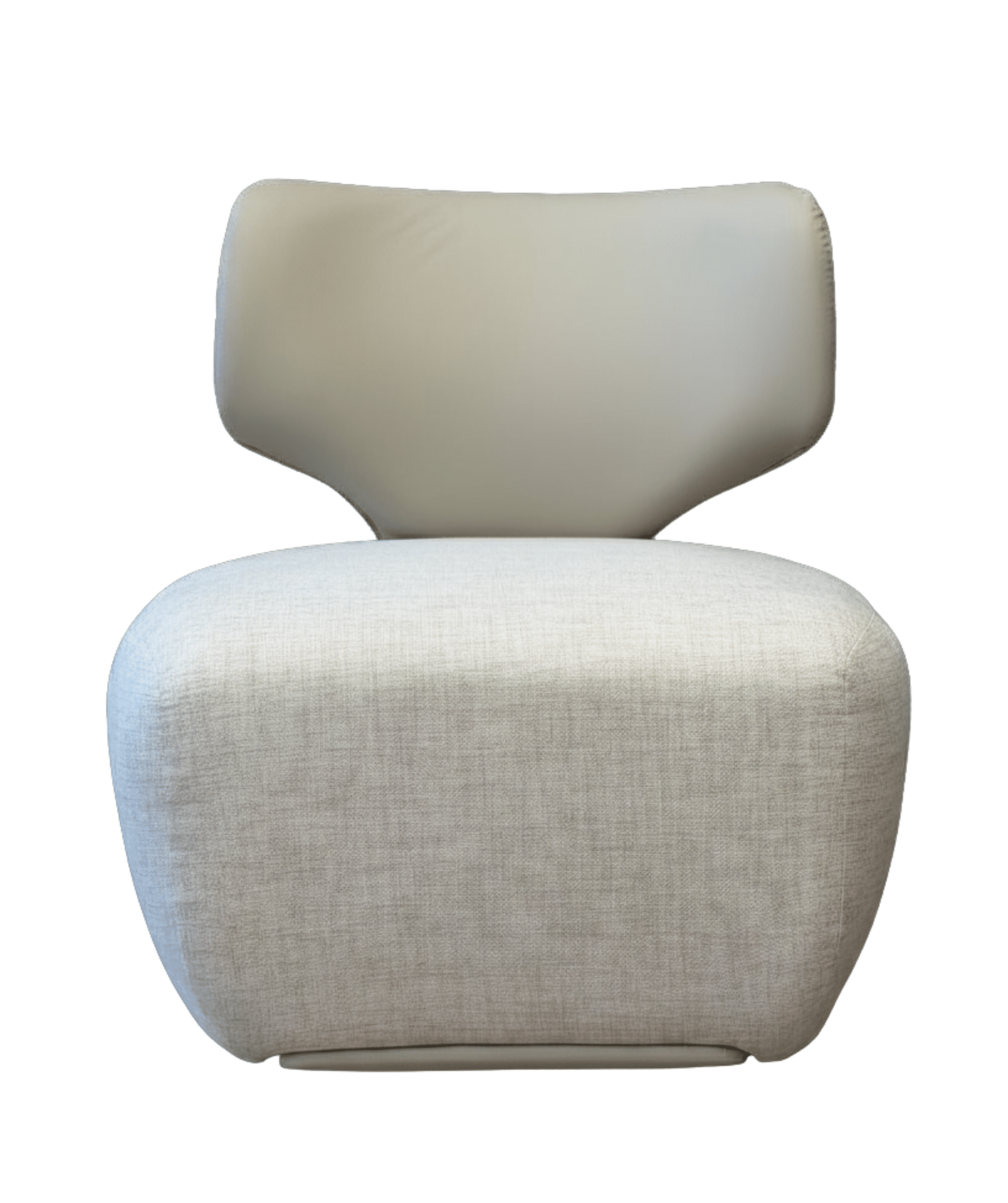 Poltrona Charlotte vista lateral con asiento tapizado en tono claro y respaldo en cuero color marrón